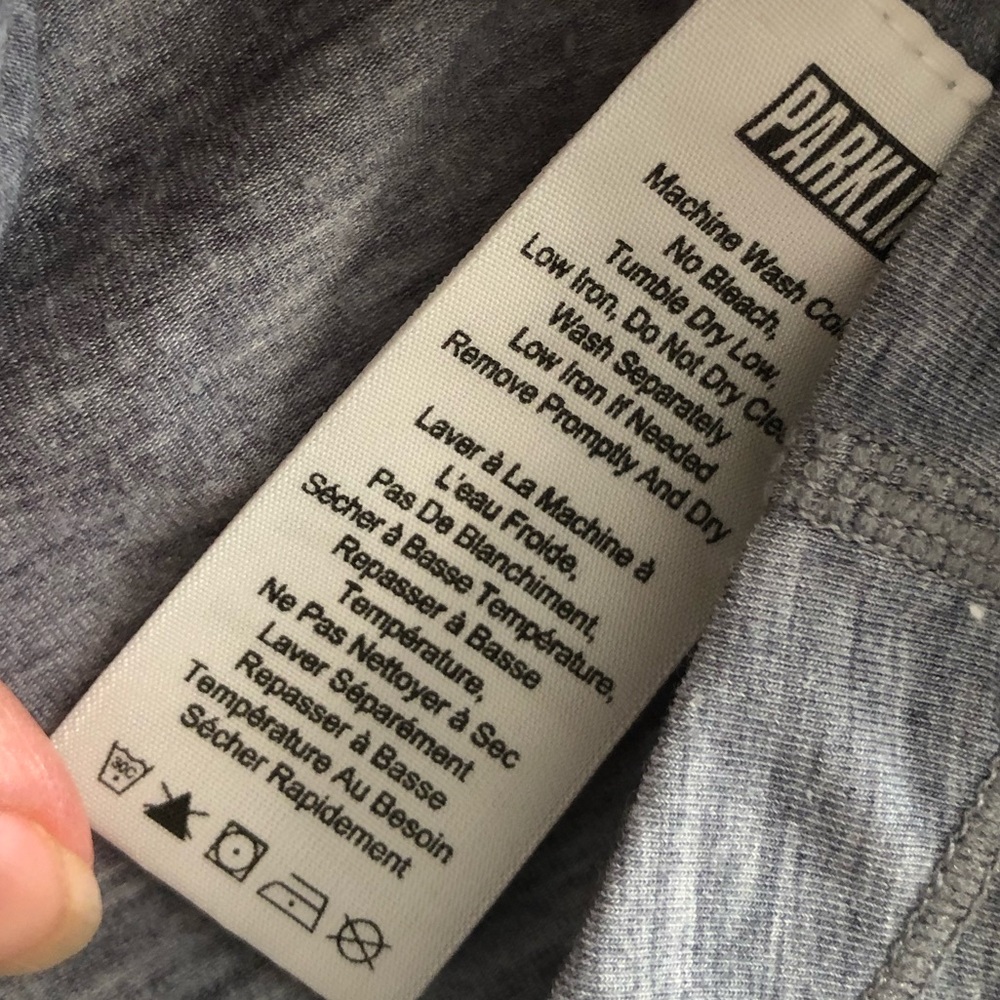 Rare Aritzia Parklife long sleeve workout too, back slit sz S - Picture 4 of 5
